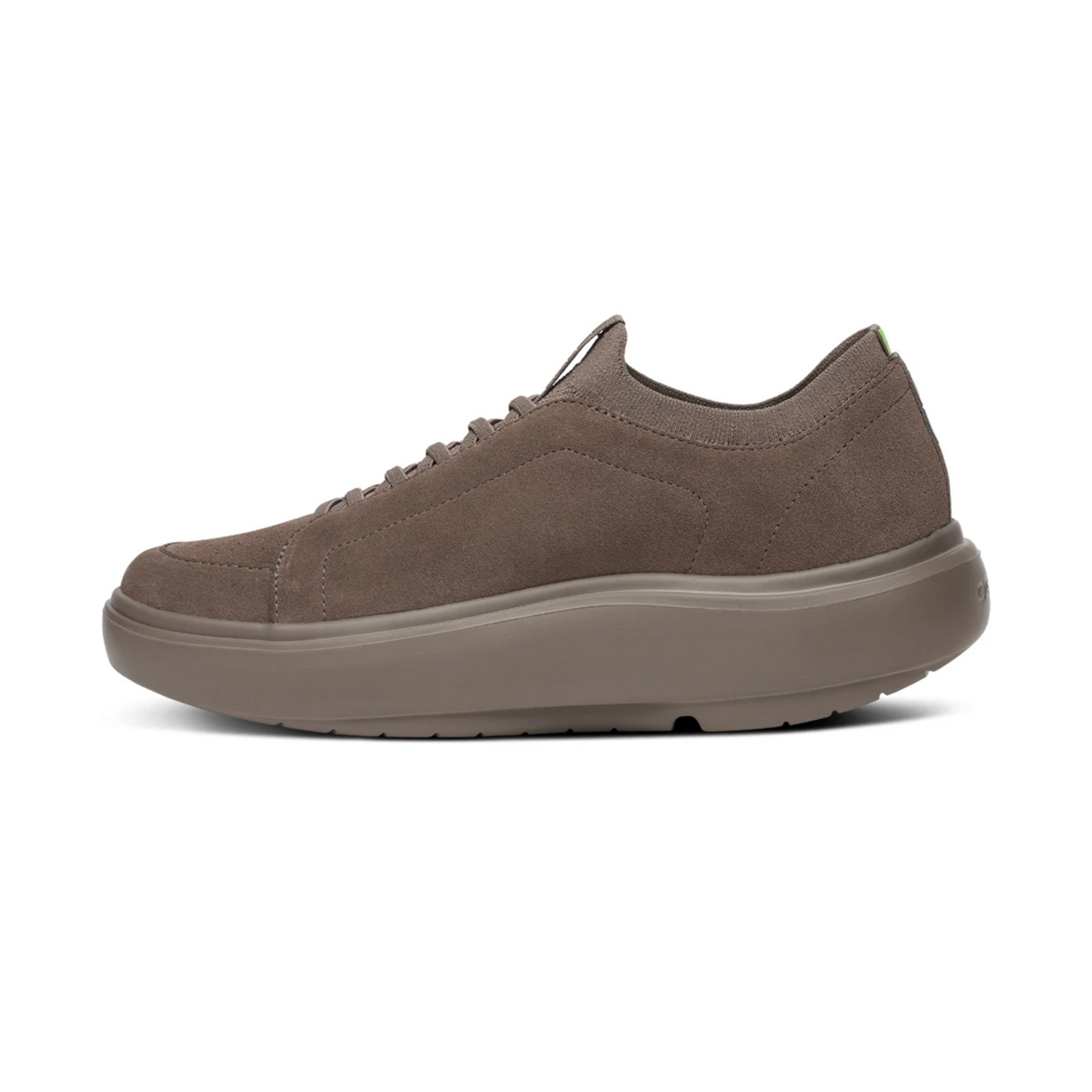 Oofos M Suede OOmg+ Club in BRAUN
